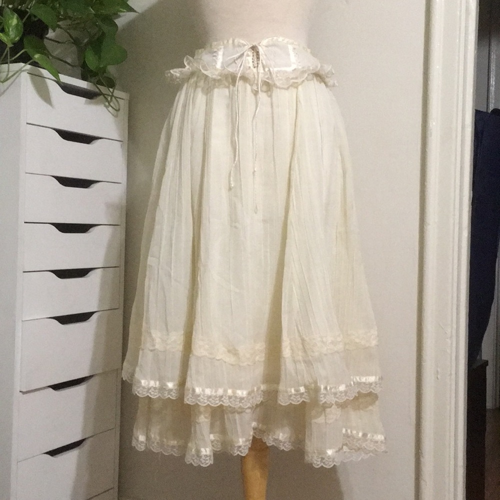 70’s Lace trimmed skirt by Jessica’s Gunnies